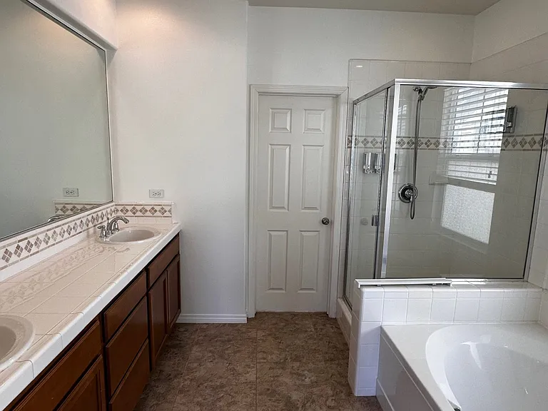 715 Nile River Dr — Photo 25