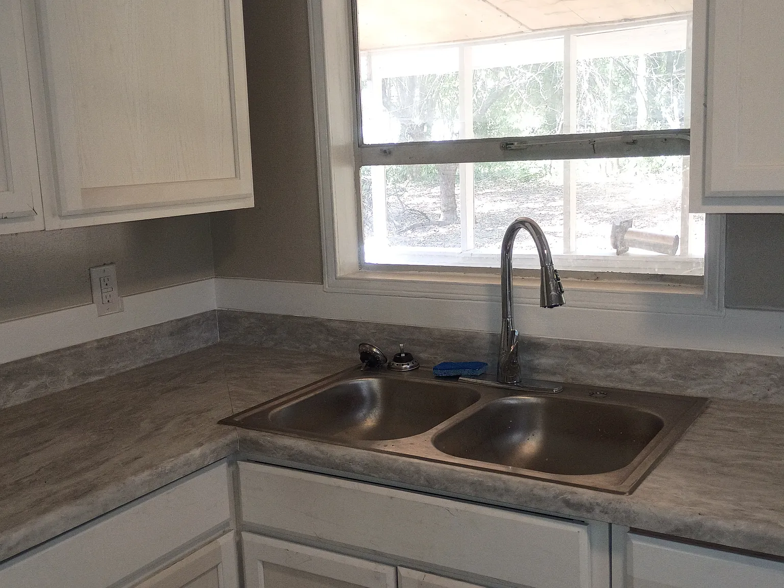 3 bed, 1000 sqft, $1,120 — Photo 4
