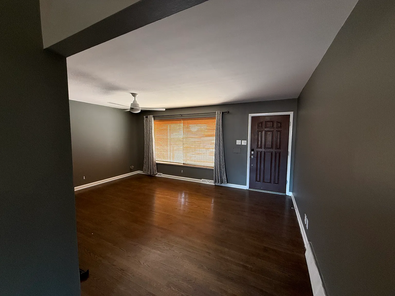 4 bed, 2184 sqft, $3,500 — Photo 3
