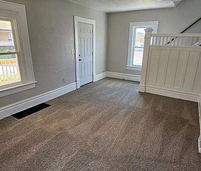 305 Cole Ave — Photo 3