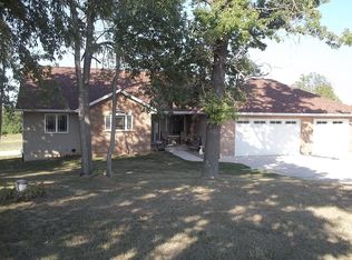 3317 56th St, Center Point, IA 52213