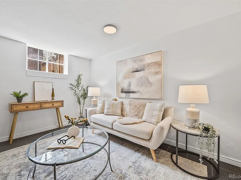 2290 Jasmine St — Photo 30