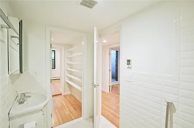 Rented by R New York