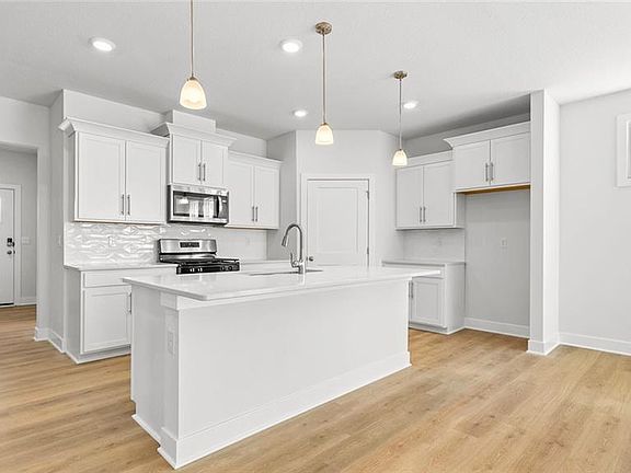 5th image of 20917 W 188th Ter