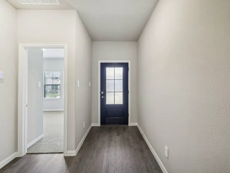 612 Huntley Dr — Photo 5
