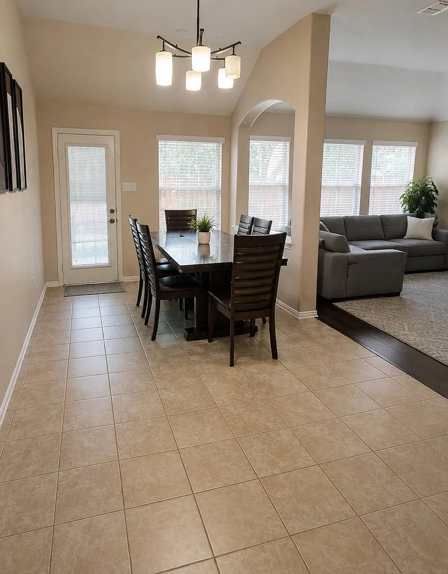4 bed, 2268 sqft, $2,690 — Photo 3