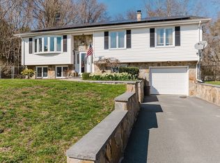 8 Rounseville St, New Bedford, MA 02745