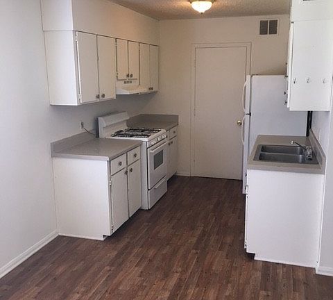 2nd image of 100 Eastland Dr APT F41