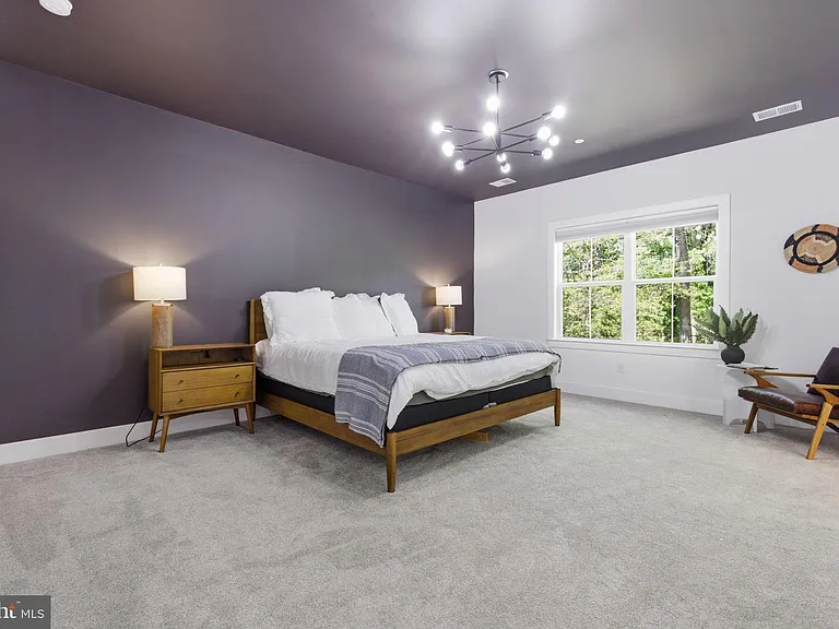 916 Waterview Dr — Photo 5