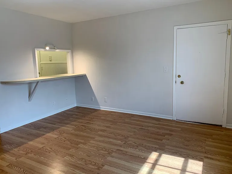 2210 NE 67th St #1221 — Photo 5