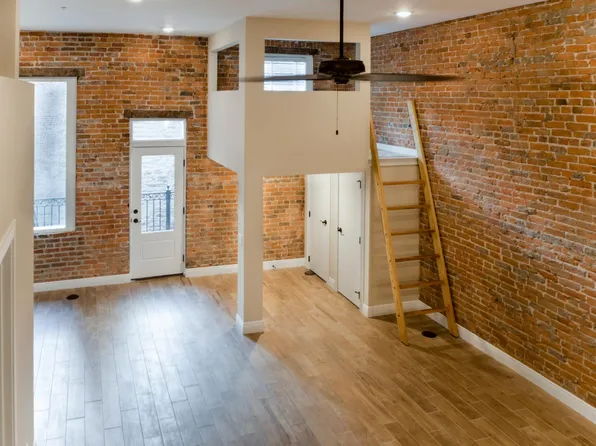114 E University St, Siloam Springs, AR 72761