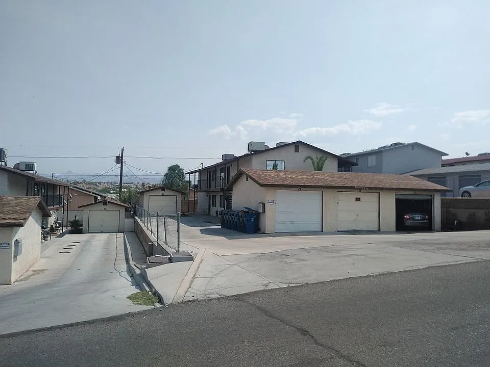 1574 Sierra Vista Dr #A
