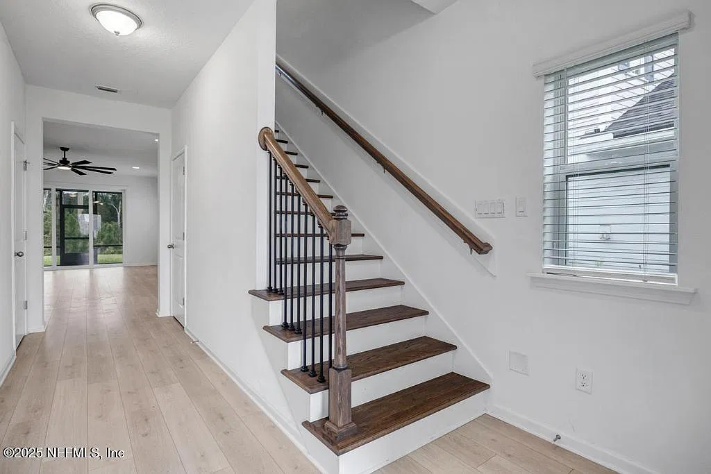 3 bed, 2.5 bath, 2322 sqft, $3,000 — Photo 4