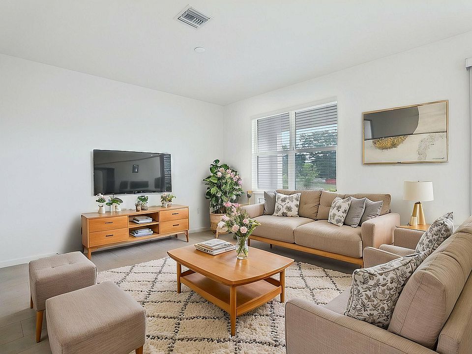 76-web-or-mls-2626 Ham Brown Rd 4665-3004-031 virtually staged