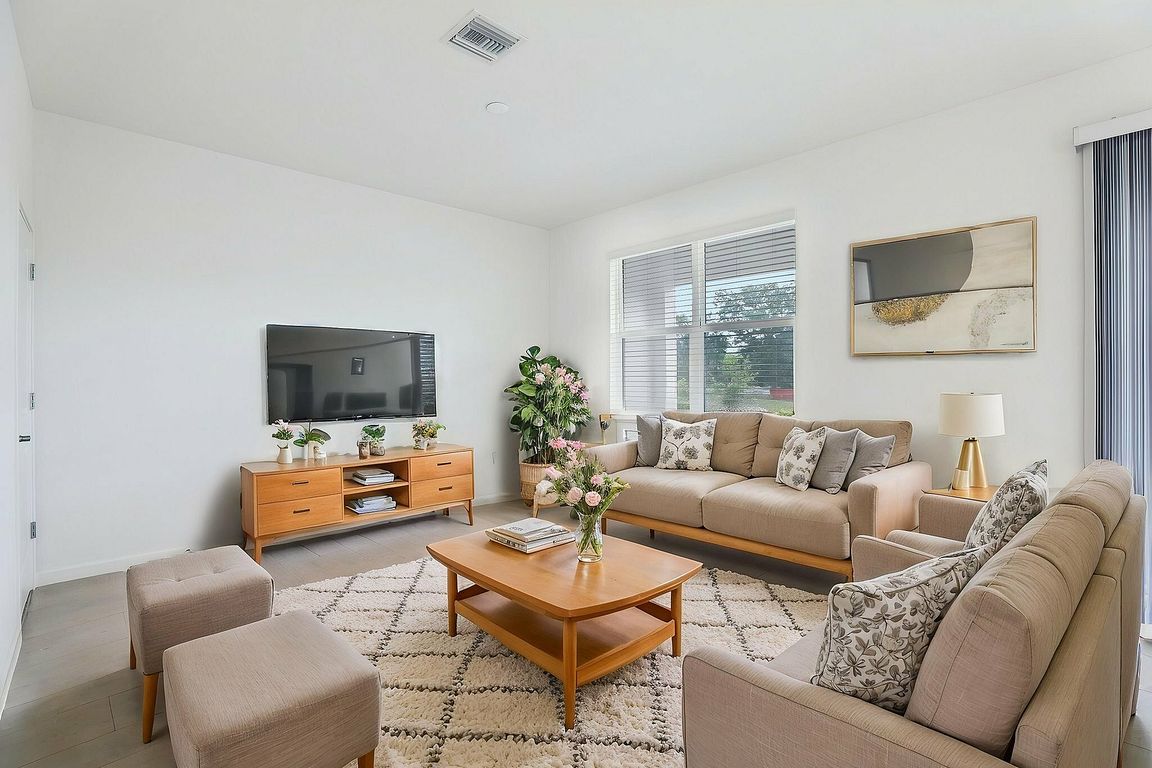76-web-or-mls-2626 Ham Brown Rd 4665-3004-031 virtually staged