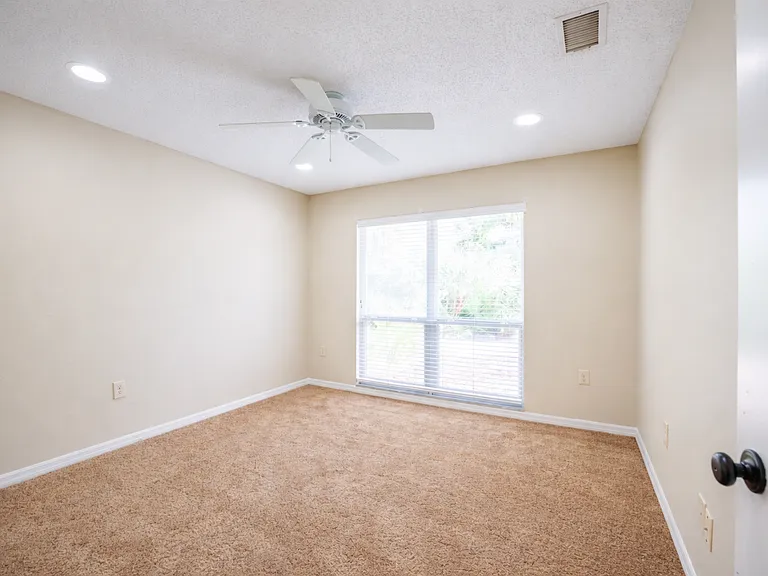Casa Corsicana Apartments — Photo 8