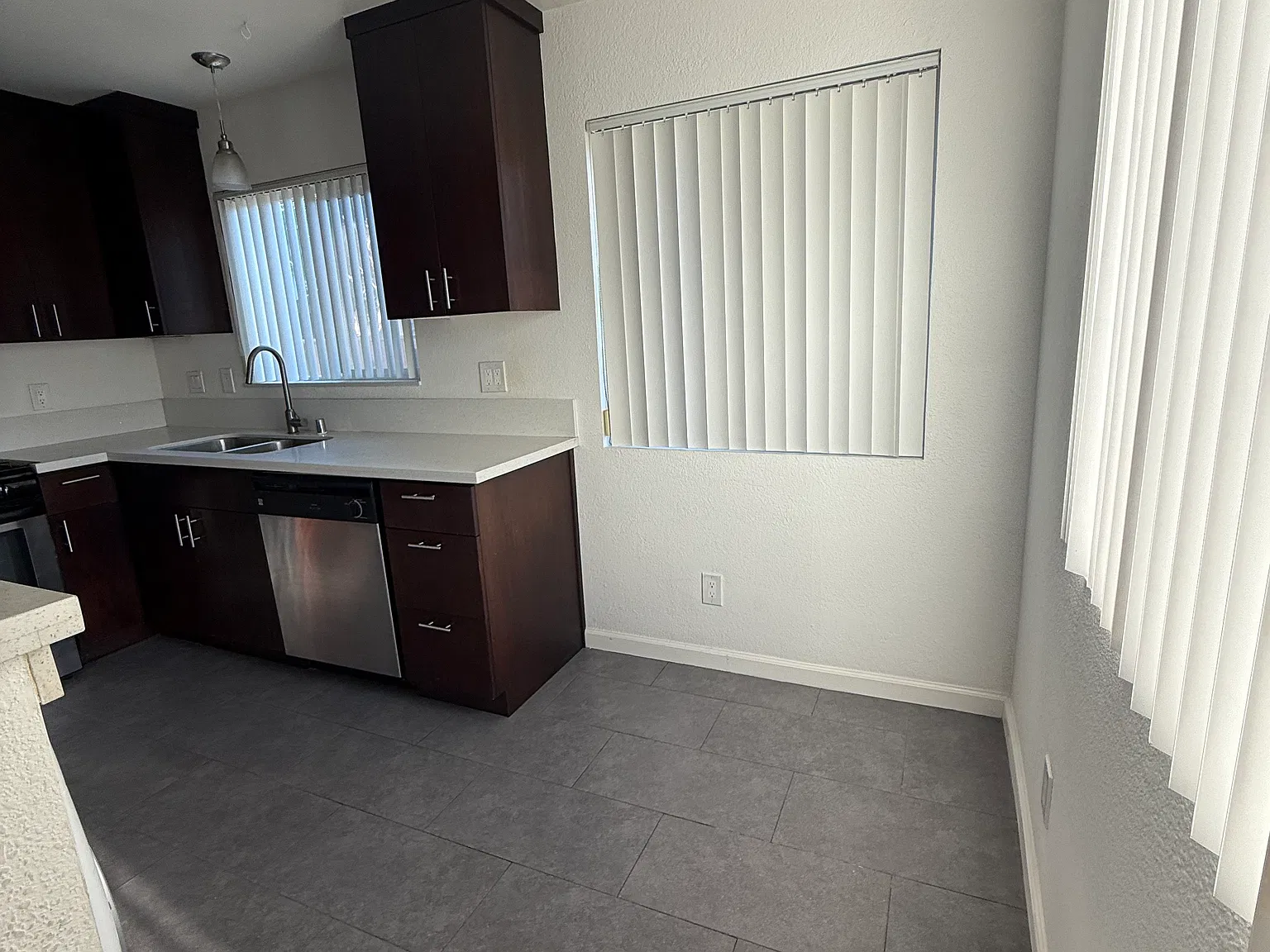 2 bed, 2.5 bath, 900 sqft, $3,599 — Photo 3
