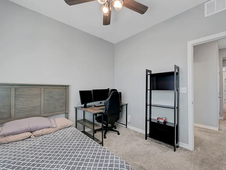 12321 Silvana St — Photo 39