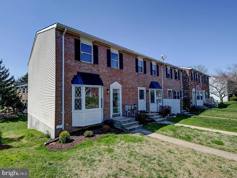16 Pikehall Pl — Photo 2