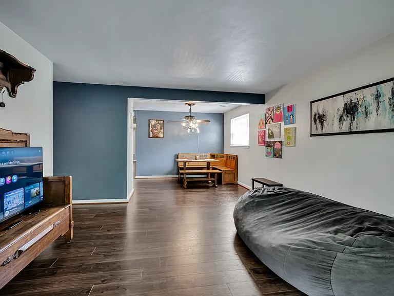 4620 Larkin St — Photo 6