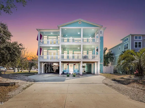 102 SE 68th Street, Oak Island, NC 28465