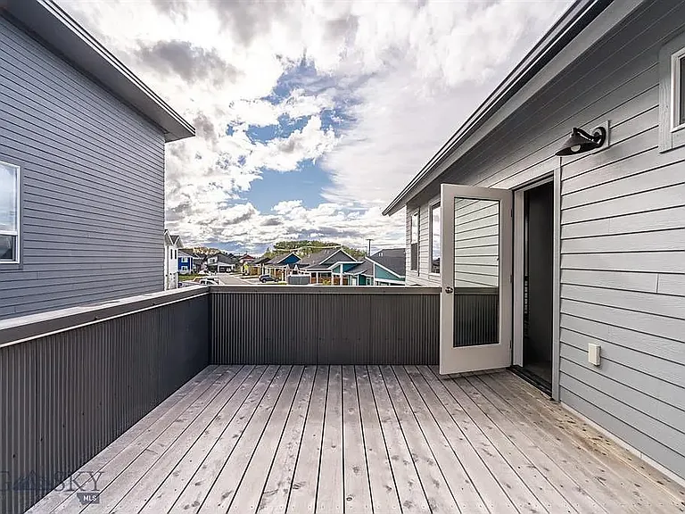 Large deck off kitchen