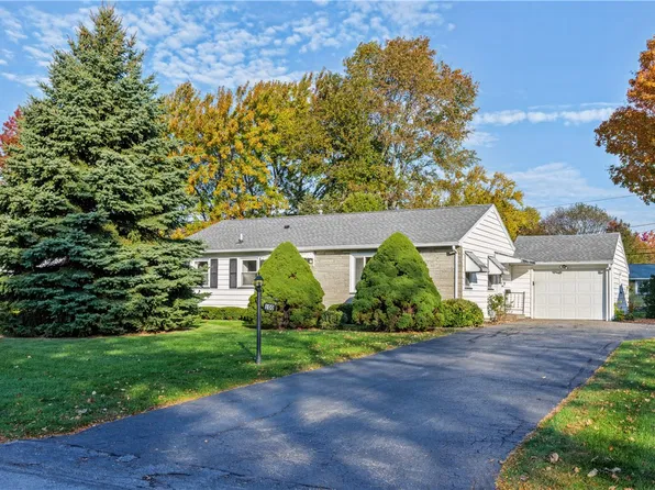 100 Scholfield Rd W, Rochester, NY 14617