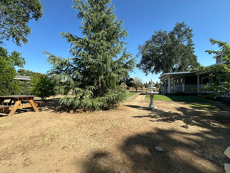 2400 Central Ave — Photo 15