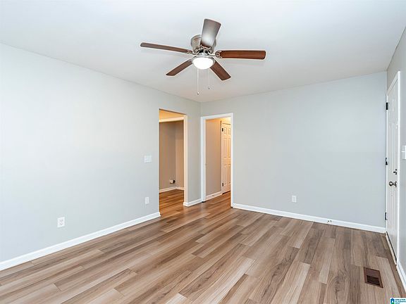 4th image of 265 13th Ave NE
