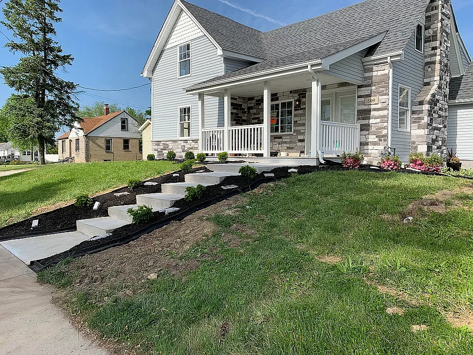 4 bed, 2000 sqft, $2,300 — Photo 1