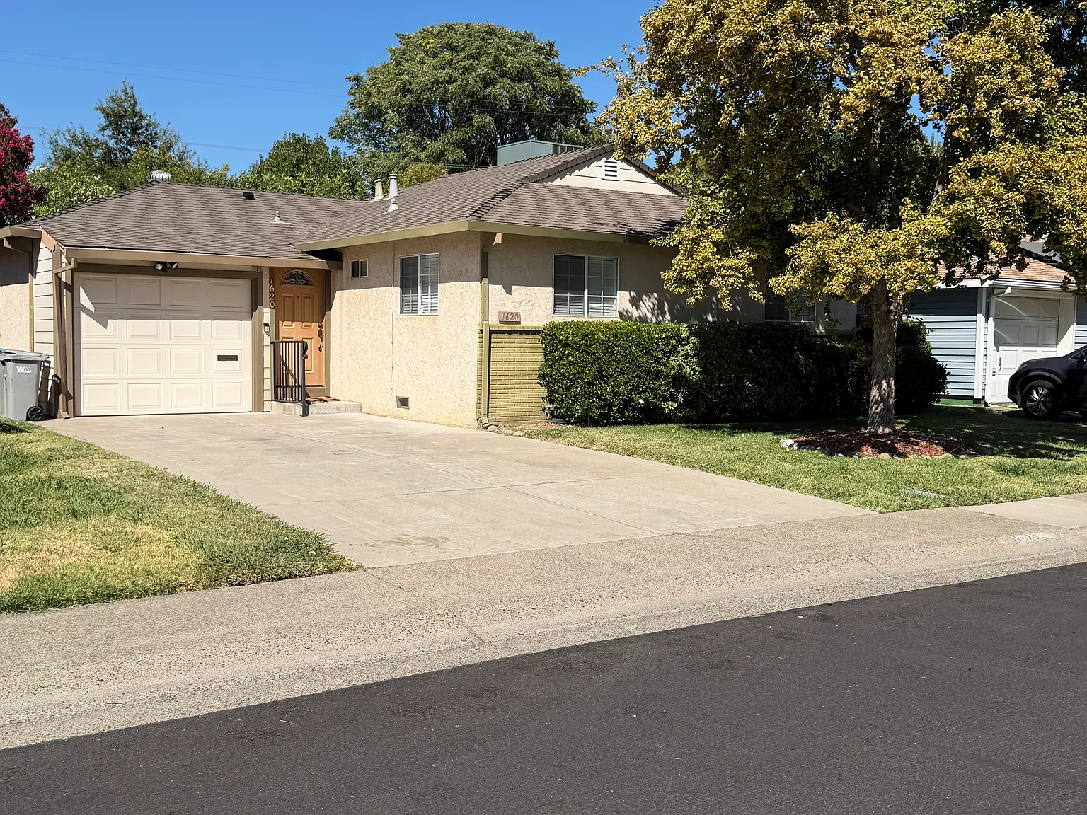 Charming West Sacramento — Photo 2