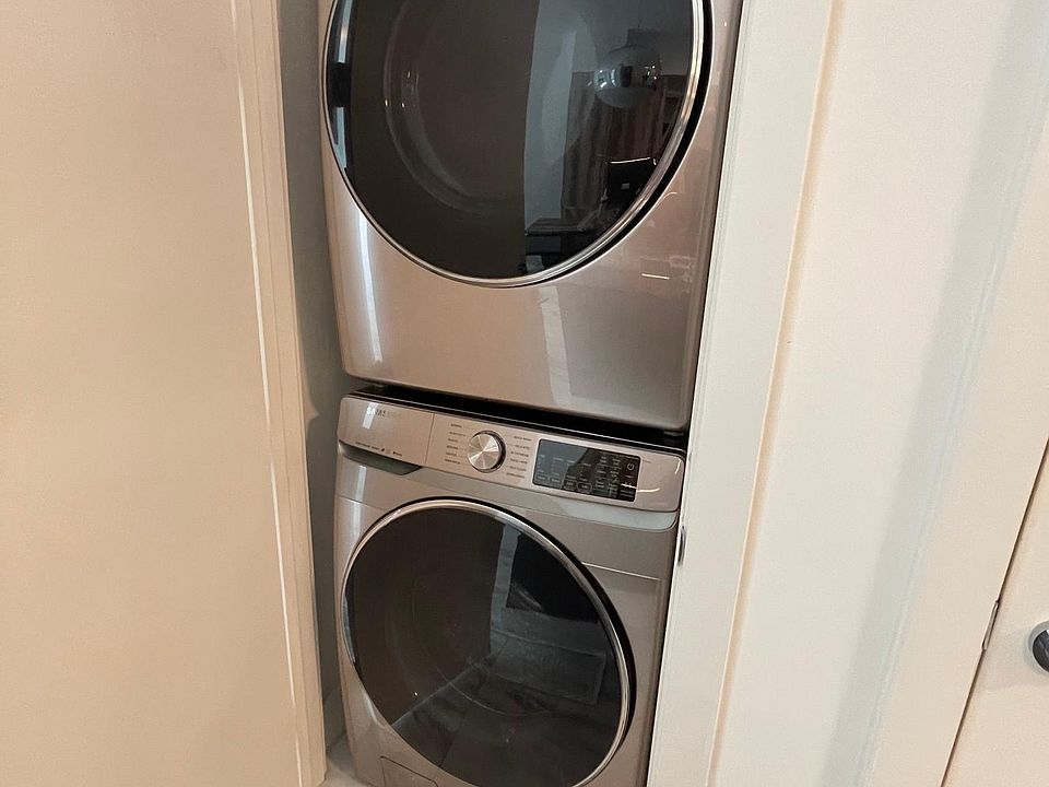 1st image of 2923 NE 2nd Ave #309