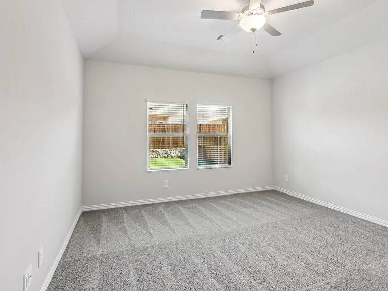 701 Easthill Dr — Photo 13