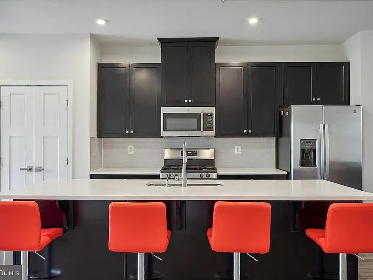 6070 Fallfish Ct — Photo 5