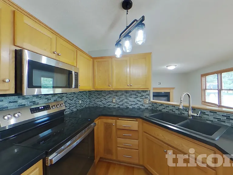 1230 Varner Way — Photo 5
