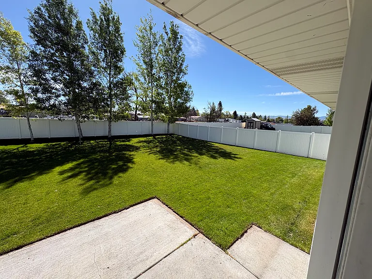 2920 N Sunlight Dr — Photo 8