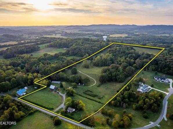 4651 N Wildwood Rd, Maryville, TN 37804