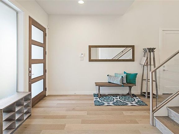 2nd image of 5434 Randwick Trl