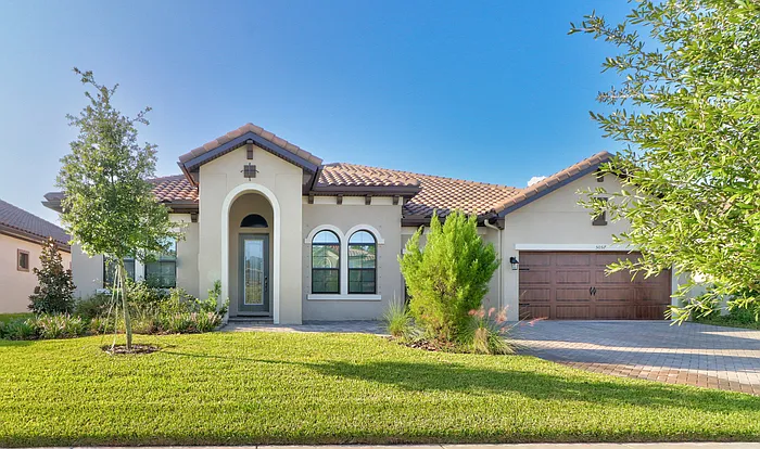 4 bed, 3.0 bath, 3418 sqft, $6,000 — Photo 1