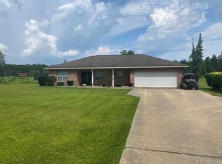 102 Pugh Dr, Leakesville, MS 39451