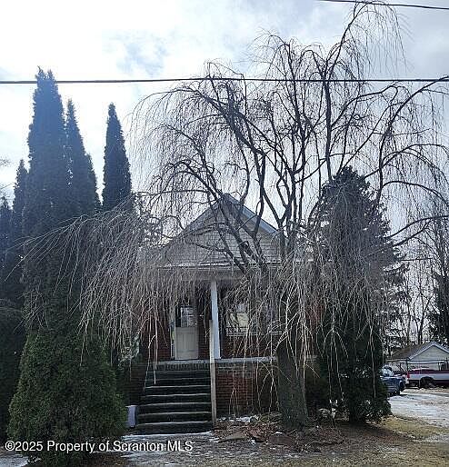 1st image of 805 Ferdinand St