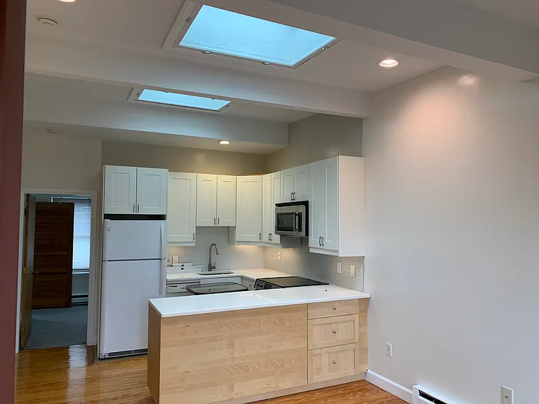 38 Williams St #D — Photo 9