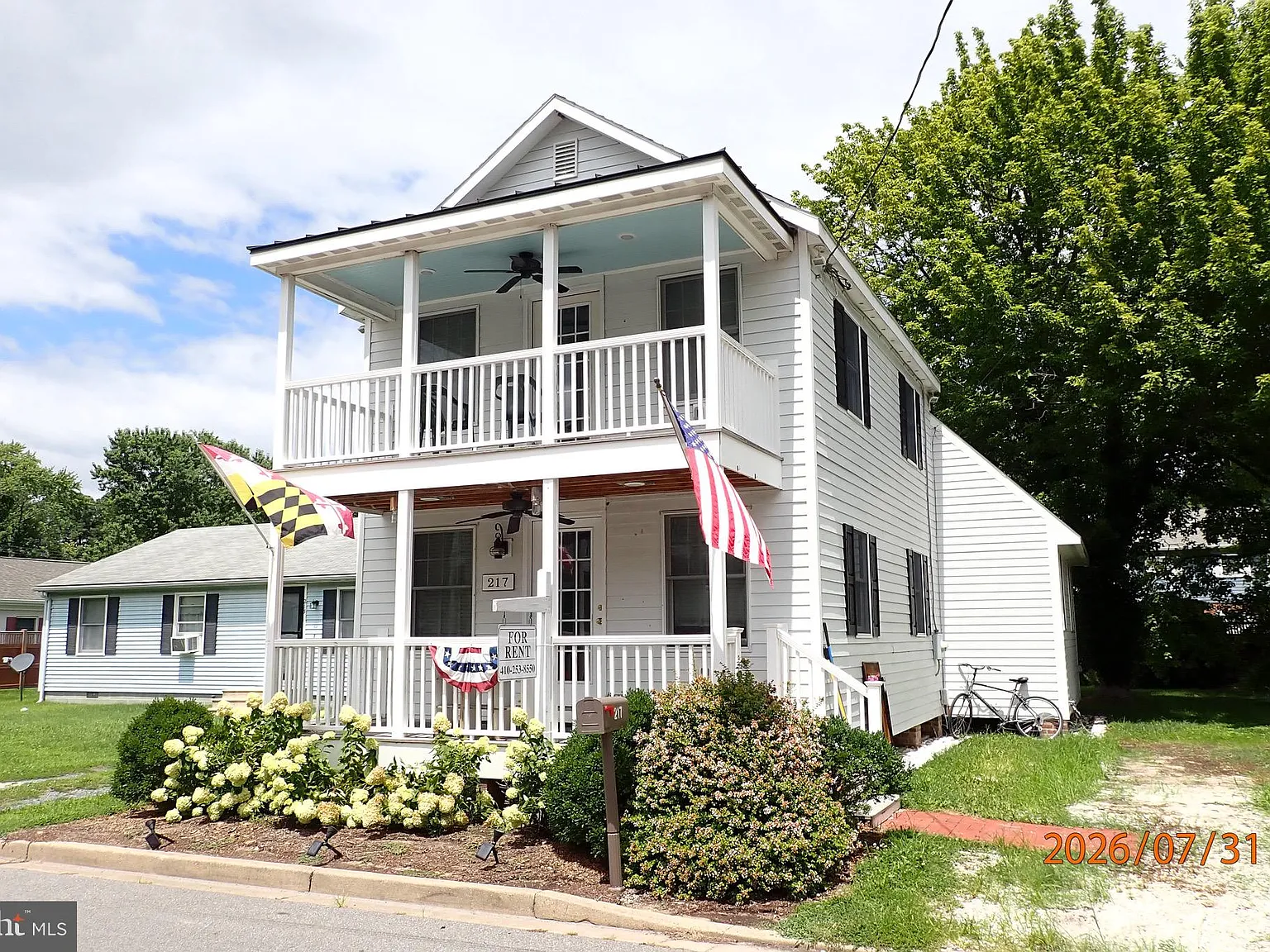 3 bed, 1188 sqft, $2,300 — Photo 3