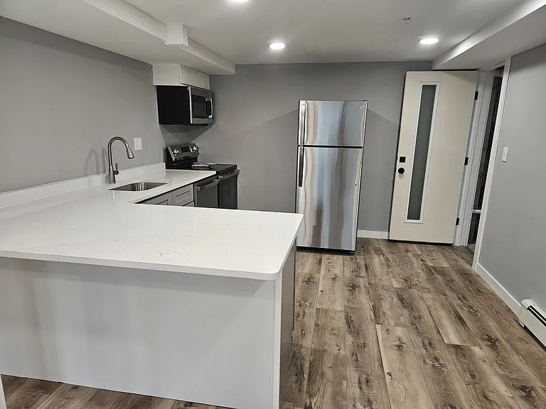 32 Irving St — Photo 5