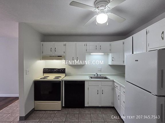 3rd image of 10 Tall Pines Dr APT 13