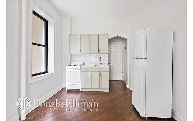 Rented by Douglas Elliman | media 13
