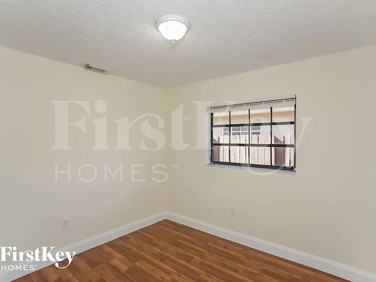 2664 W 70th Pl — Photo 10