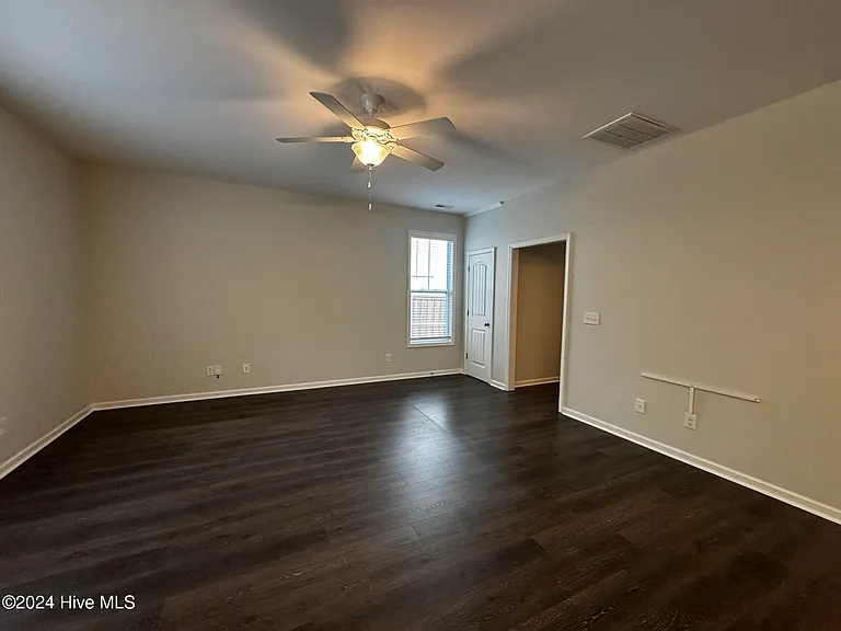 9393 Cassadine Ct — Photo 5