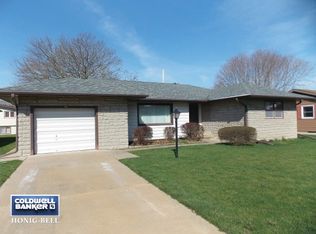 411 Sunset Blvd, Oglesby, IL 61348