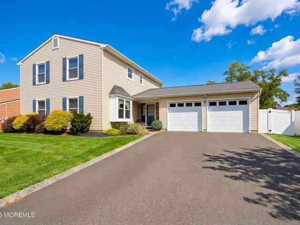 3 Hearth Court, Howell, NJ 07731